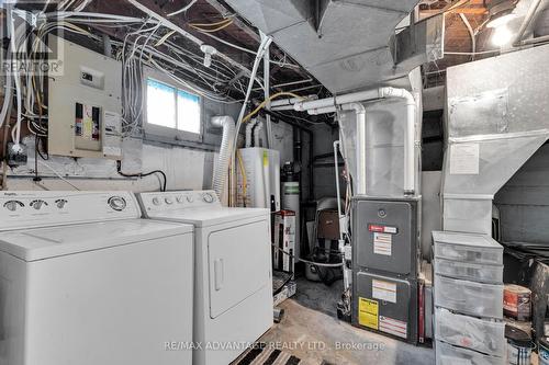 465 Ashland Avenue, London, ON - Indoor Photo Showing Laundry Room