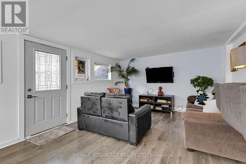 465 Ashland Avenue, London, ON - Indoor Photo Showing Living Room