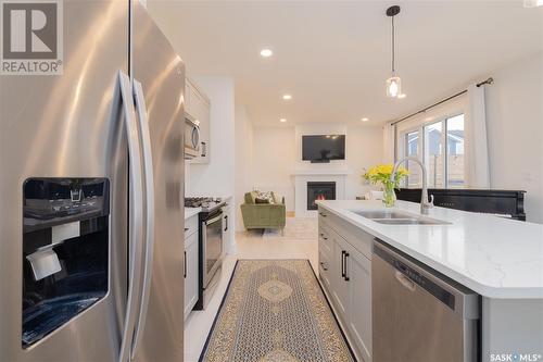 364 Olson Lane E, Saskatoon, SK - Indoor Photo Showing Kitchen With Double Sink With Upgraded Kitchen