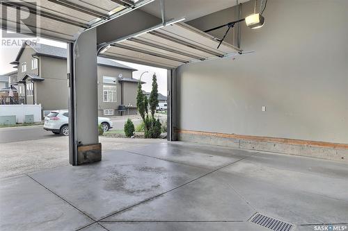 4613 Skinner Crescent, Regina, SK - Indoor Photo Showing Garage