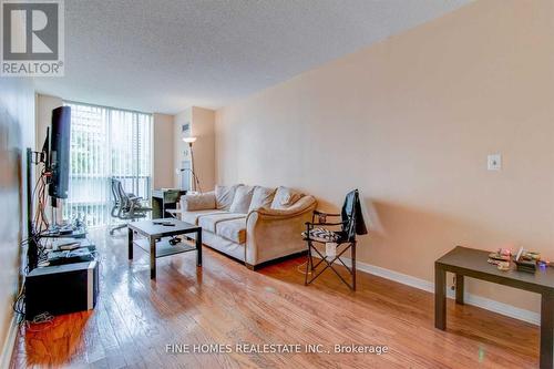 208 - 20 Olive Avenue, Toronto, ON - Indoor Photo Showing Living Room