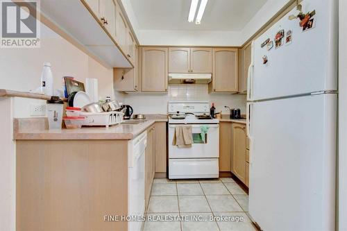 208 - 20 Olive Avenue, Toronto, ON - Indoor Photo Showing Kitchen