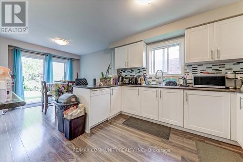 1813 Dalhousie Crescent, Oshawa, ON - Indoor Photo Showing Kitchen With Double Sink