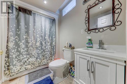 1813 Dalhousie Crescent, Oshawa, ON - Indoor Photo Showing Bathroom