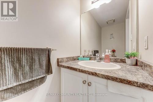 1813 Dalhousie Crescent, Oshawa, ON - Indoor Photo Showing Bathroom