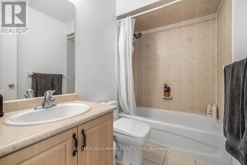 341 Woodfern Way, Newmarket, ON - Indoor Photo Showing Bathroom