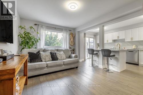 341 Woodfern Way, Newmarket, ON - Indoor