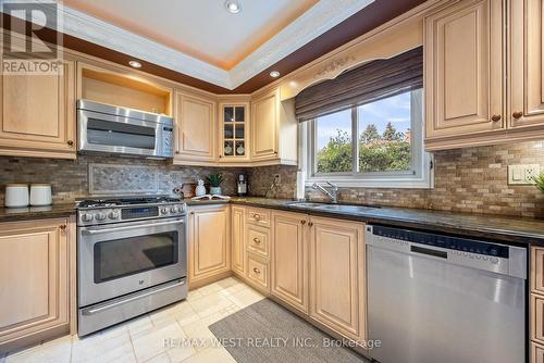 38 Addison Street, Richmond Hill (North Richvale), ON - Indoor Photo Showing Kitchen