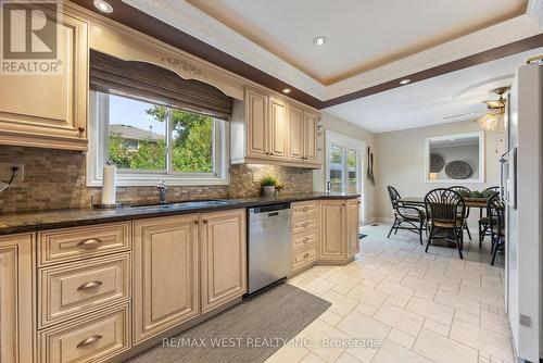 38 Addison Street, Richmond Hill (North Richvale), ON - Indoor Photo Showing Kitchen With Double Sink