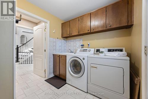 38 Addison Street, Richmond Hill (North Richvale), ON - Indoor Photo Showing Laundry Room