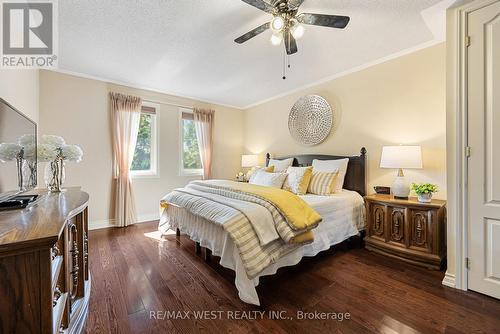 38 Addison Street, Richmond Hill (North Richvale), ON - Indoor Photo Showing Bedroom