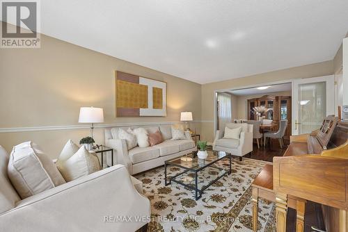 38 Addison Street, Richmond Hill (North Richvale), ON - Indoor Photo Showing Living Room