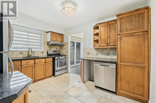 131 Mountainview Road S, Halton Hills (Georgetown), ON - Indoor Photo Showing Kitchen