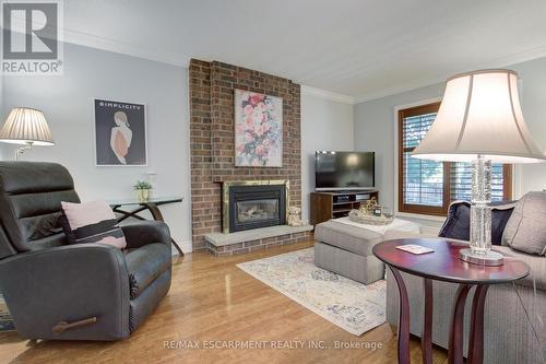 1760 Solitaire Court, Mississauga (Erin Mills), ON - Indoor Photo Showing Living Room With Fireplace