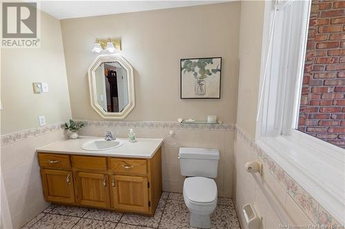 26 Camden Crescent, Moncton, NB - Indoor Photo Showing Bathroom