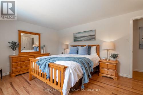 483 Grand View Avenue, London, ON - Indoor Photo Showing Bedroom