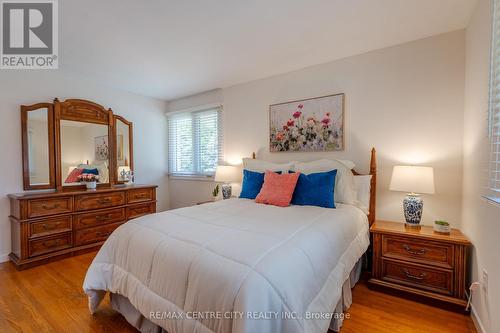 483 Grand View Avenue, London, ON - Indoor Photo Showing Bedroom