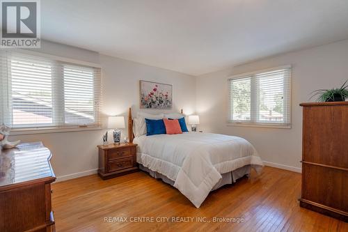 483 Grand View Avenue, London, ON - Indoor Photo Showing Bedroom