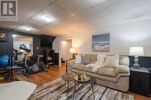 483 Grand View Avenue, London, ON - Indoor Photo Showing Living Room