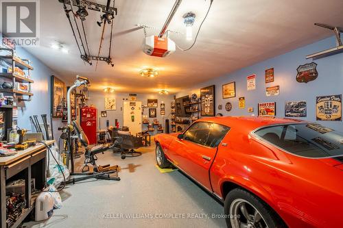 4 Bent Willow Court, Haldimand, ON - Indoor Photo Showing Garage