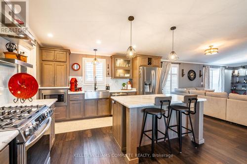 4 Bent Willow Court, Haldimand, ON - Indoor Photo Showing Kitchen With Stainless Steel Kitchen With Upgraded Kitchen