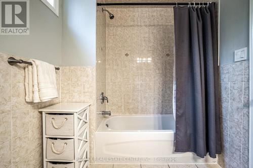 117 Ferguson Avenue S, Hamilton (Corktown), ON - Indoor Photo Showing Bathroom