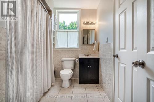 117 Ferguson Avenue S, Hamilton (Corktown), ON - Indoor Photo Showing Bathroom