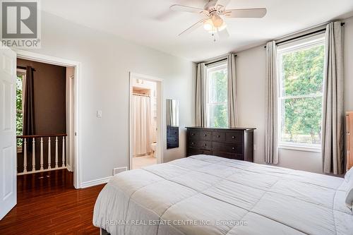 117 Ferguson Avenue S, Hamilton, ON - Indoor Photo Showing Bedroom