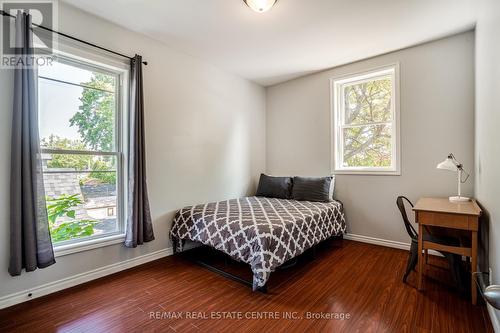 117 Ferguson Avenue S, Hamilton, ON - Indoor Photo Showing Bedroom