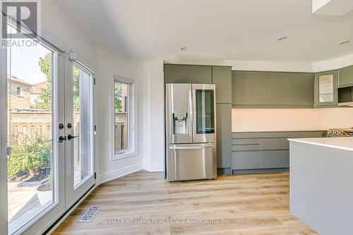 2254 Empire Crescent, Burlington, ON - Indoor Photo Showing Kitchen