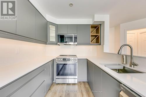 2254 Empire Crescent, Burlington (Orchard), ON - Indoor Photo Showing Kitchen