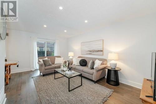 57 - 6779 Glen Erin Drive, Mississauga, ON - Indoor Photo Showing Living Room