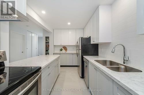 57 - 6779 Glen Erin Drive, Mississauga (Meadowvale), ON - Indoor Photo Showing Kitchen With Double Sink