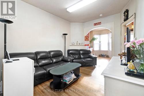 623 Ossington Avenue, Toronto (Palmerston-Little Italy), ON - Indoor Photo Showing Living Room