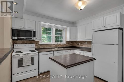 142 County 8 Road, Greater Napanee, ON - Indoor Photo Showing Kitchen With Double Sink