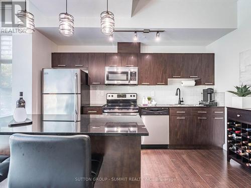 209 - 397 Front Street W, Toronto (Waterfront Communities), ON - Indoor Photo Showing Kitchen