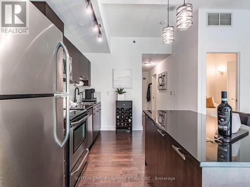 209 - 397 Front Street W, Toronto (Waterfront Communities), ON - Indoor Photo Showing Kitchen