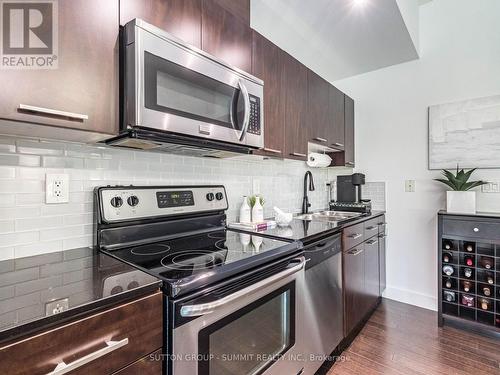 209 - 397 Front Street W, Toronto, ON - Indoor Photo Showing Kitchen