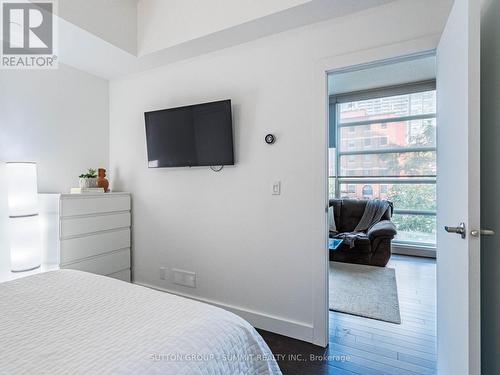 209 - 397 Front Street W, Toronto (Waterfront Communities), ON - Indoor Photo Showing Bedroom