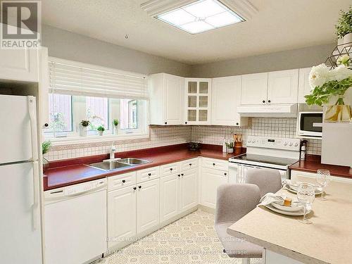 5 - 75 Southbank Drive, Bracebridge, ON - Indoor Photo Showing Kitchen With Double Sink