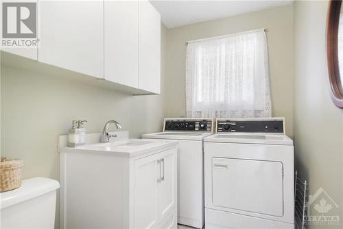 18 Kingsford Crescent, Kanata, ON - Indoor Photo Showing Laundry Room