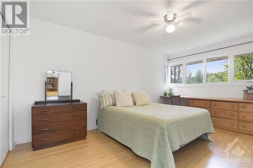 18 Kingsford Crescent, Kanata, ON - Indoor Photo Showing Bedroom