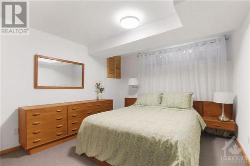 18 Kingsford Crescent, Kanata, ON - Indoor Photo Showing Bedroom