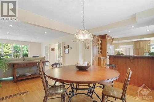 18 Kingsford Crescent, Kanata, ON - Indoor Photo Showing Dining Room