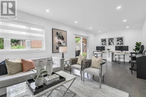 29 Norfield Crescent, Toronto (Elms-Old Rexdale), ON - Indoor Photo Showing Living Room