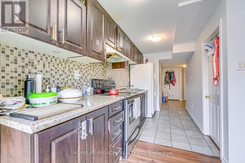 63 Portrush Trail, Brampton, ON - Indoor Photo Showing Kitchen