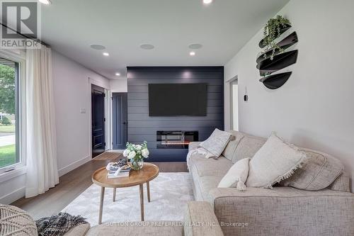 197 Ellsworth Avenue, London, ON - Indoor Photo Showing Living Room