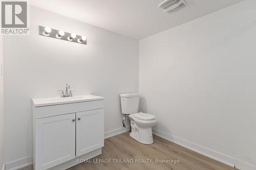 146 Burnside Drive, London, ON - Indoor Photo Showing Bathroom