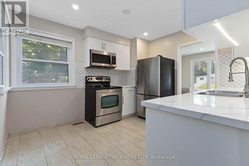 146 Burnside Drive, London, ON - Indoor Photo Showing Kitchen