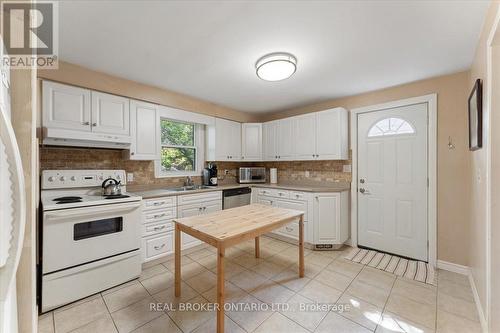 13 East 9Th Street, Hamilton (Centremount), ON - Indoor Photo Showing Kitchen